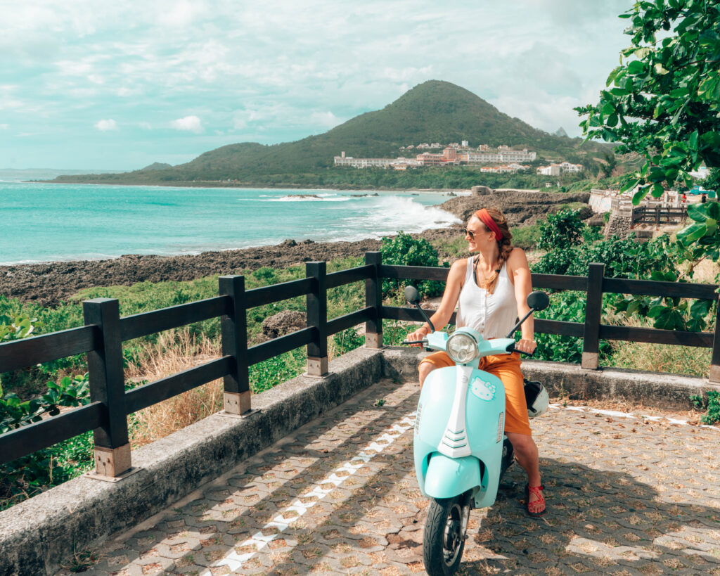 one of the best Things to do in Kaohsiung Taiwan is ride the coast in kenting beach